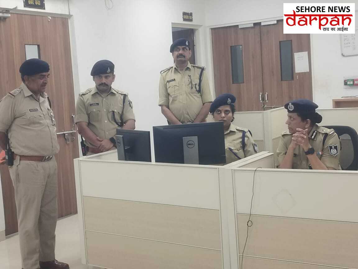 ​नवरात्रि पर्व के दृष्टिगत पुलिस महानिरीक्षक श्रीमती रुचि वर्धन मिश्र ने देवीधाम सलकनपुर मंदिर में सुरक्षा व्यवस्थाओं का लिया जायजा