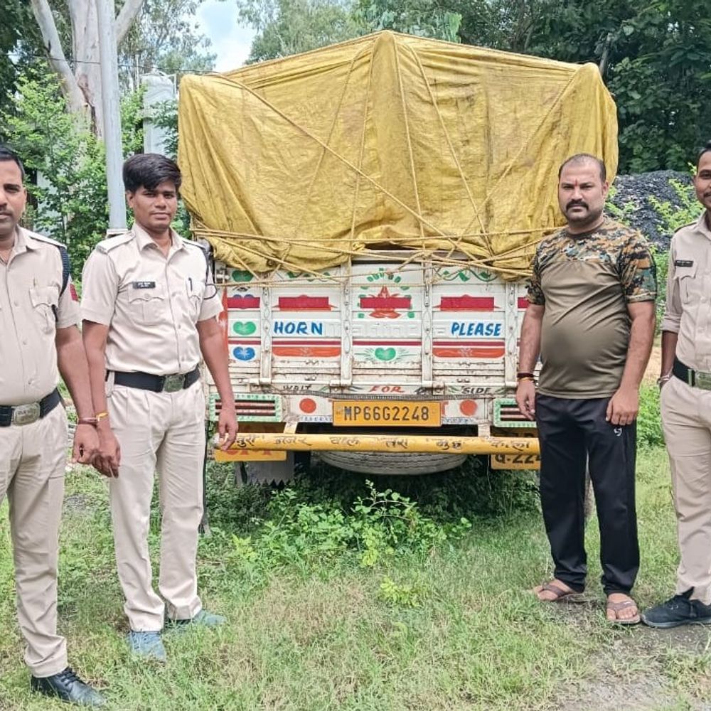 पिकअप से 5 लाख का चोरी का लोहा बरामद:सरई से कस्बे की तरफ जा रहा था वाहन, आरोपी गिरऱफ्तार