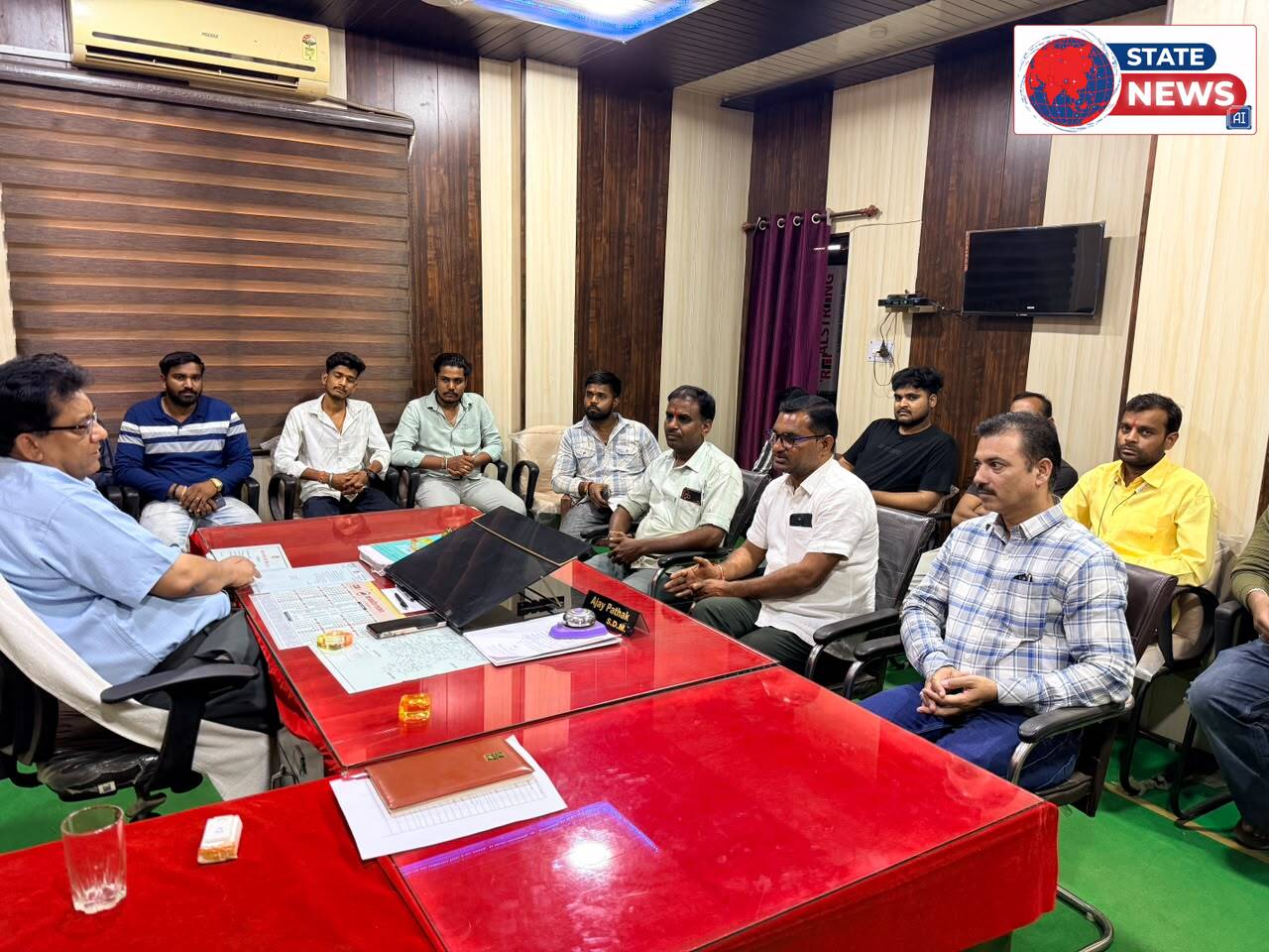 महानीम चौराहे पर बिजली कटौती से व्यापारी परेशान, तेज रफ्तार वाहनों पर लगाम लगाने की मांग