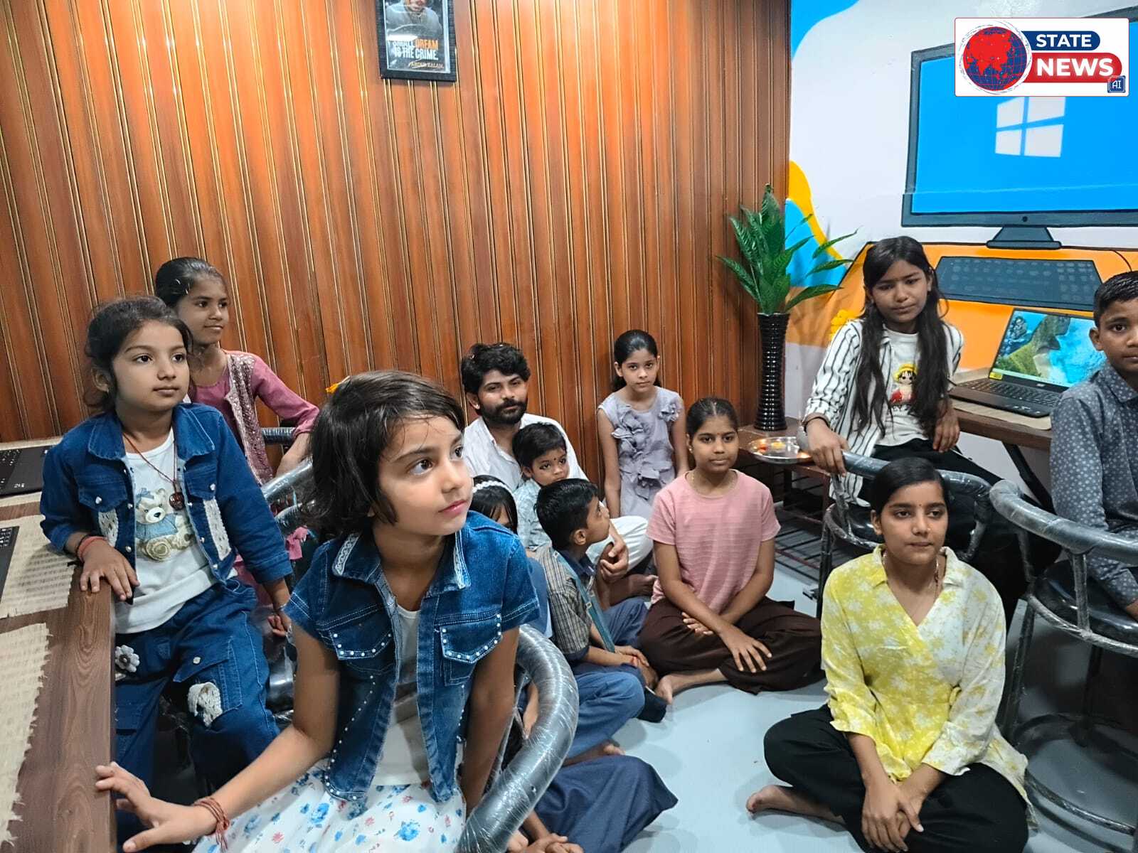 नेस्ट टॉपर कोचिंग संस्थान की ओर से गुरूकुल केंद्र के बच्चों को निशुल्क कंप्युटर कोर्स का आरंभ हुआ 