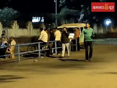 भोपाल जिला कोर्ट के पास ड्रग्स के साथ युवक गिरफ्तार: वकील होने का दावा