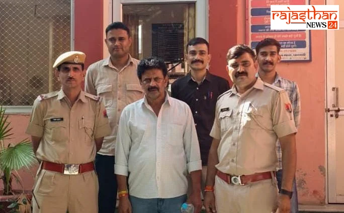 पुलिस की गिरफ्त में आरोपी।