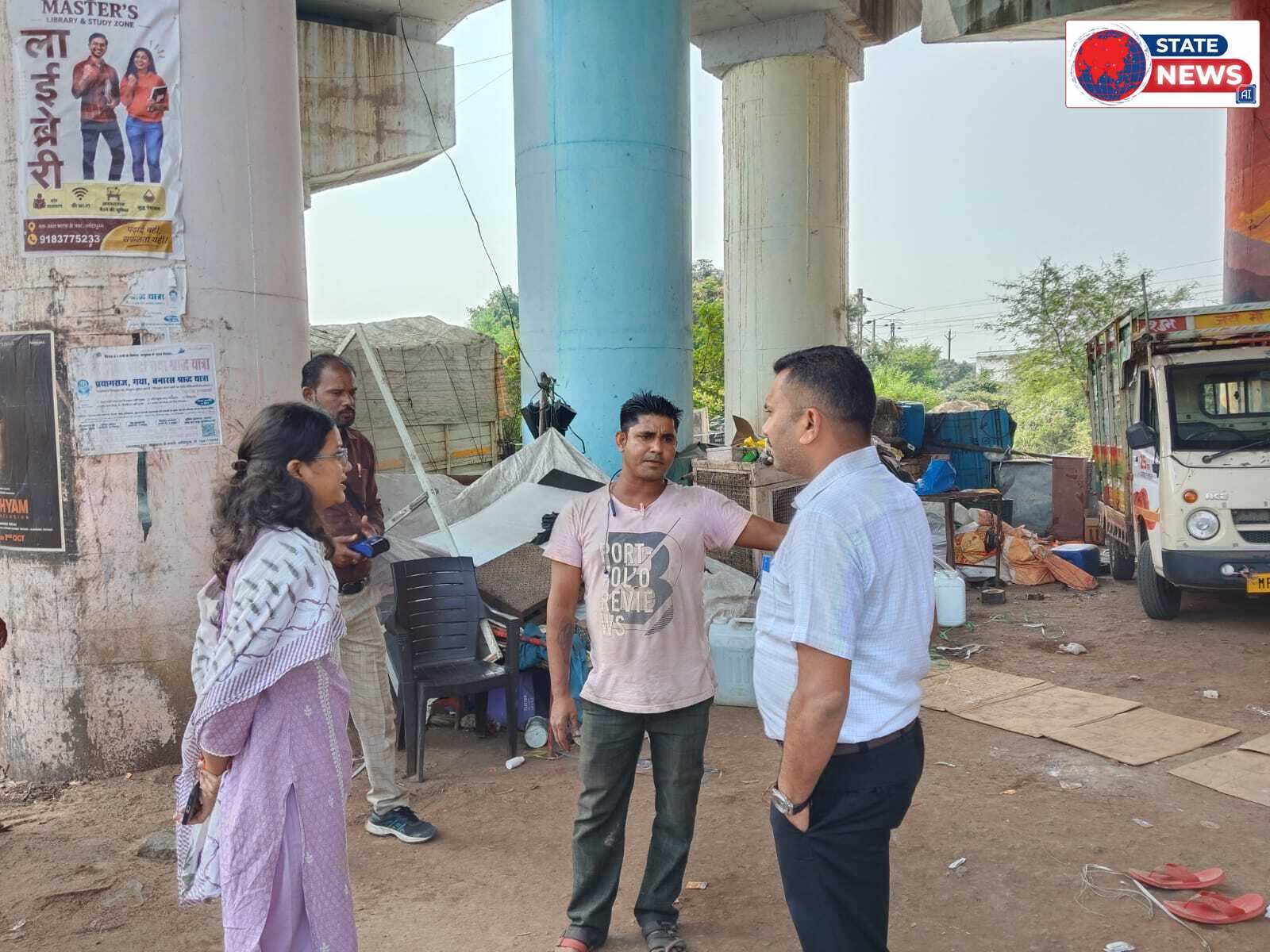 डबल फाटक ओवरब्रिज के नीचे अतिक्रमण पर कार्रवाई, कबाड़ संचालक पर 10 हजार का जुर्माना