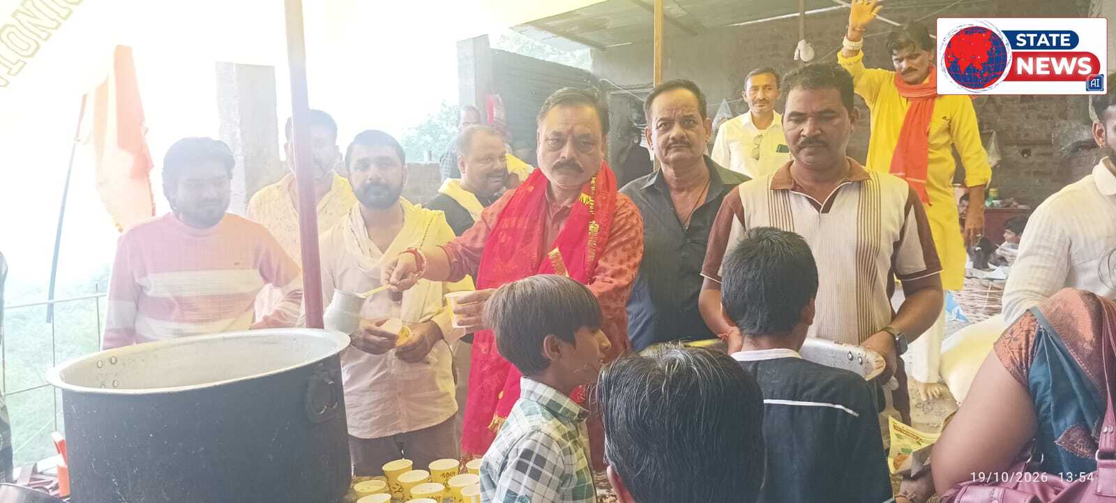 खबर का असर दिखा ठेकेदार द्वारा डामरीकरण रोड का सील कोर्ट किया जा रहा है ।