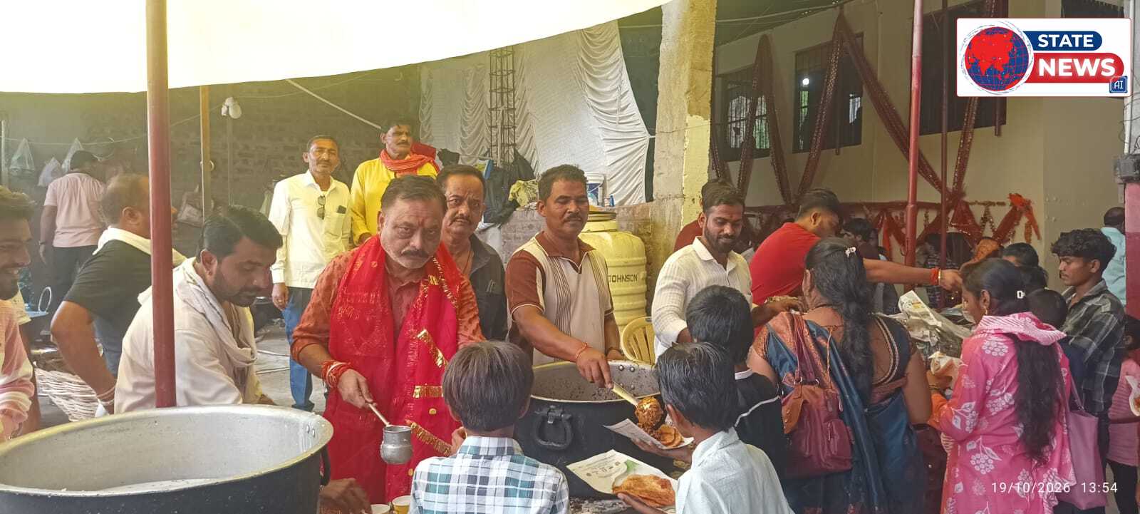 असीरगढ़ में आशा देवी माता के मंदिर में 30 वर्षों से खीर प्रसादी वितरण की परंपरा जारी।