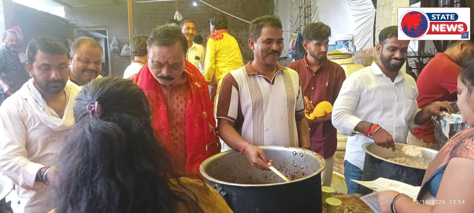 असीरगढ़ में आशा देवी माता के मंदिर में 30 वर्षों से खीर प्रसादी वितरण की परंपरा जारी।