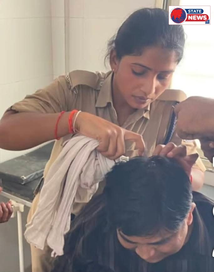 छतरपुर , पहाड़गांव के ईशानगर थाना क्षेत्र के पहाड़गांव में मूर्ति विसर्जन को लेकर दो पक्षों में जमकर पत्थरबाजी और लाठी-डंडे चले। 
