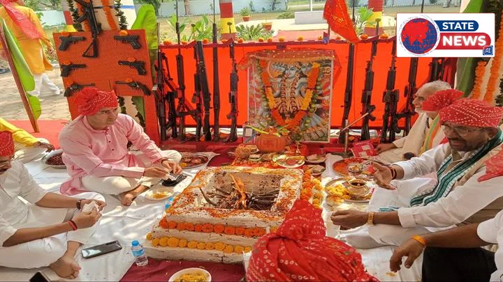 कटनी जिले की पुलिस लाइन में विजयादशमी पर राज्यमंत्री लखन पटेल ने किया शस्त्र पूजन