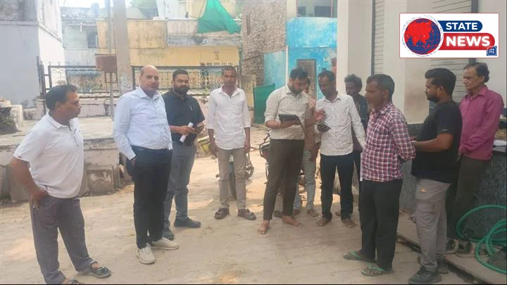 नीमच: स्वामित्व योजना के तहत निःशुल्क रजिस्ट्री कार्य का एसडीएम ने किया निरीक्षण
