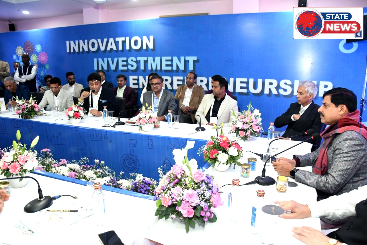 मध्यप्रदेश स्टार्टअप समिट 2026 में युवा उद्यमियों से संवाद करते मुख्यमंत्री डॉ. मोहन यादव