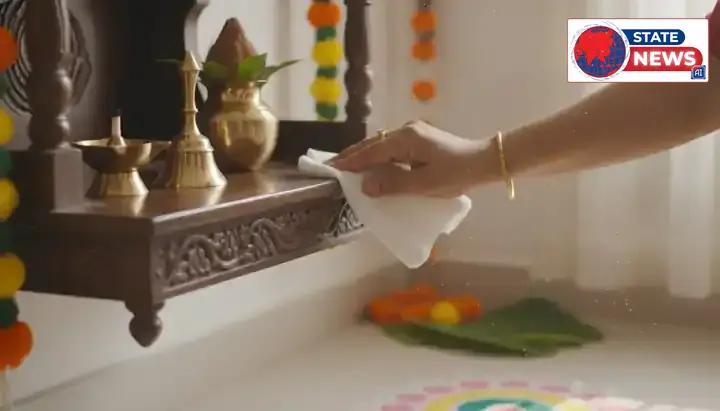 दिवाली से पहले पूजा स्थान की सफाई, प्रतीकात्मक चित्र (AI)