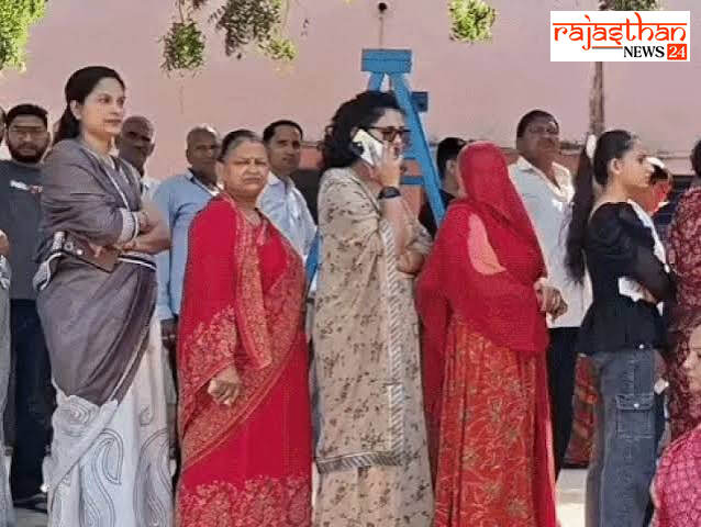 मतदान केंद्र।
