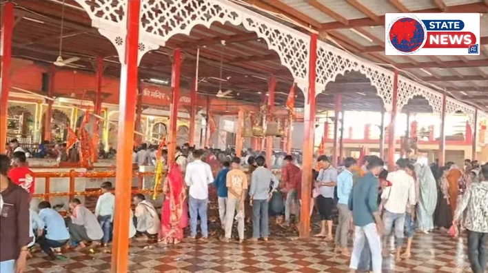 शरद पूर्णिमा पर करीला धाम में उमडा श्रद्धालुओं का सैलाव पूर्णिमा पर दैर शाम तक किए हजारों श्रद्धालुओं ने मैया जानकी के दर्शन,मन्नत पूरी होने