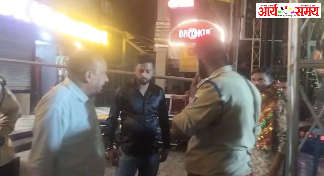 Jabalpur News: रामपुर चौक पर स्वागत मंचों पर विद्युत सुरक्षा नियमों की खुली अनदेखी, बिजली कनेक्शन काटे गए