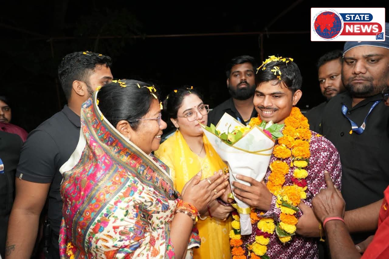 हनुमान अंश मूवी के गायक कलाकार का मंडला आगमन
