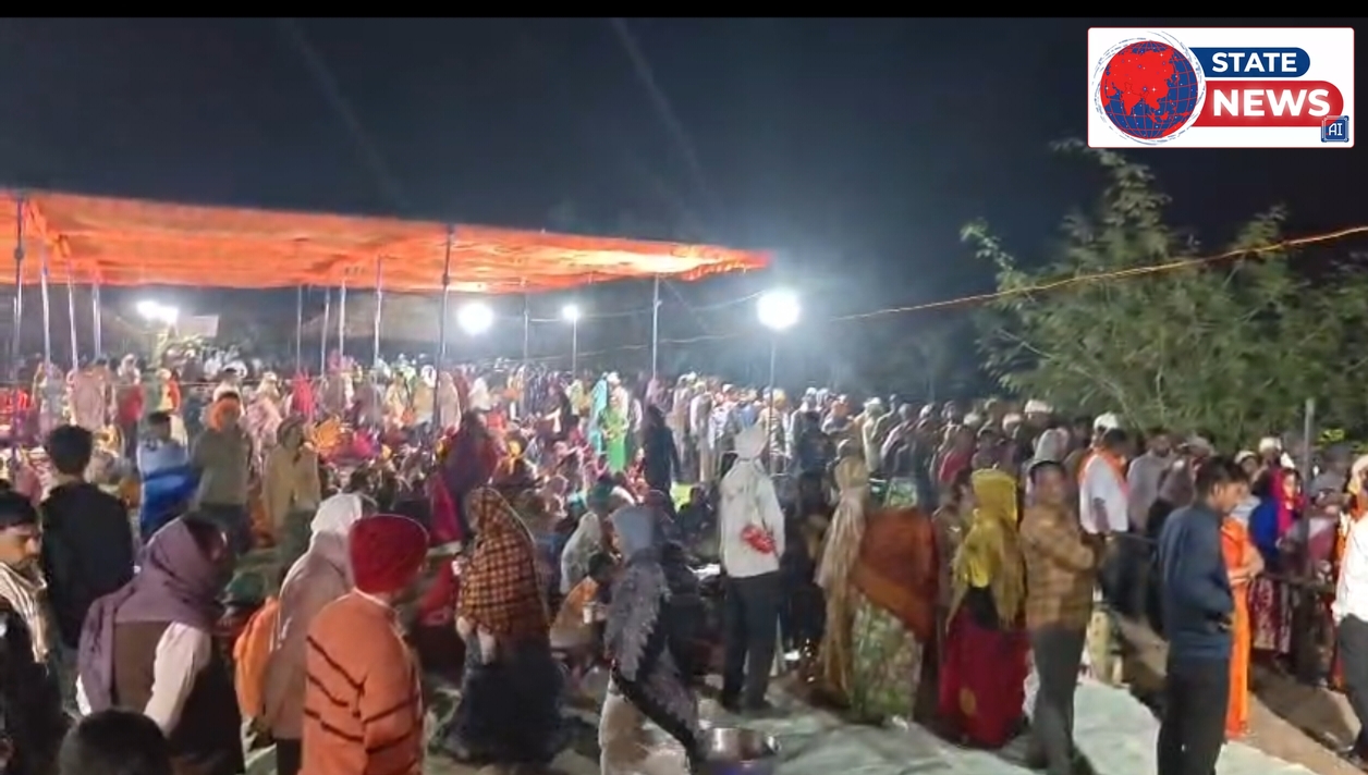शरद पूर्णिमा पर 12 घंटे तक बंटी औषधियुक्त खीर, 3 हजार से ज्यादा लोग पहुंचे