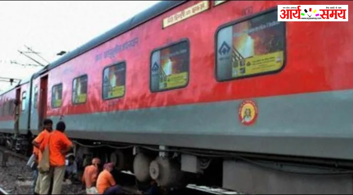 Jabalpur Railway News: शक्तिपुंज एक्सप्रेस के यात्रियों के लिए जरूरी खबर, दिसंबर में रद्द रहेंगे दोनों दिशाओं के फेरे