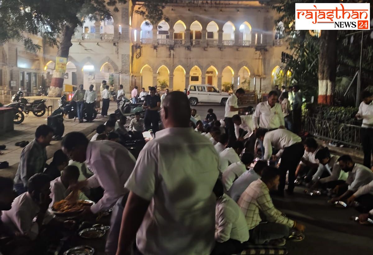 उदयपुर कलक्ट्रेट में सुंदरकांड, रात में चला वकीलों का लंगर