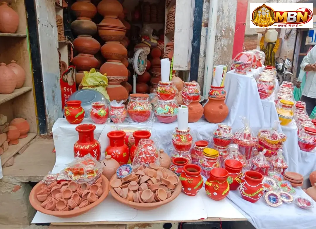 पति की लंबी आयु की कामना के लिए गुरुवार को महिलाएं रखेंगी करवा चौथ का व्रत