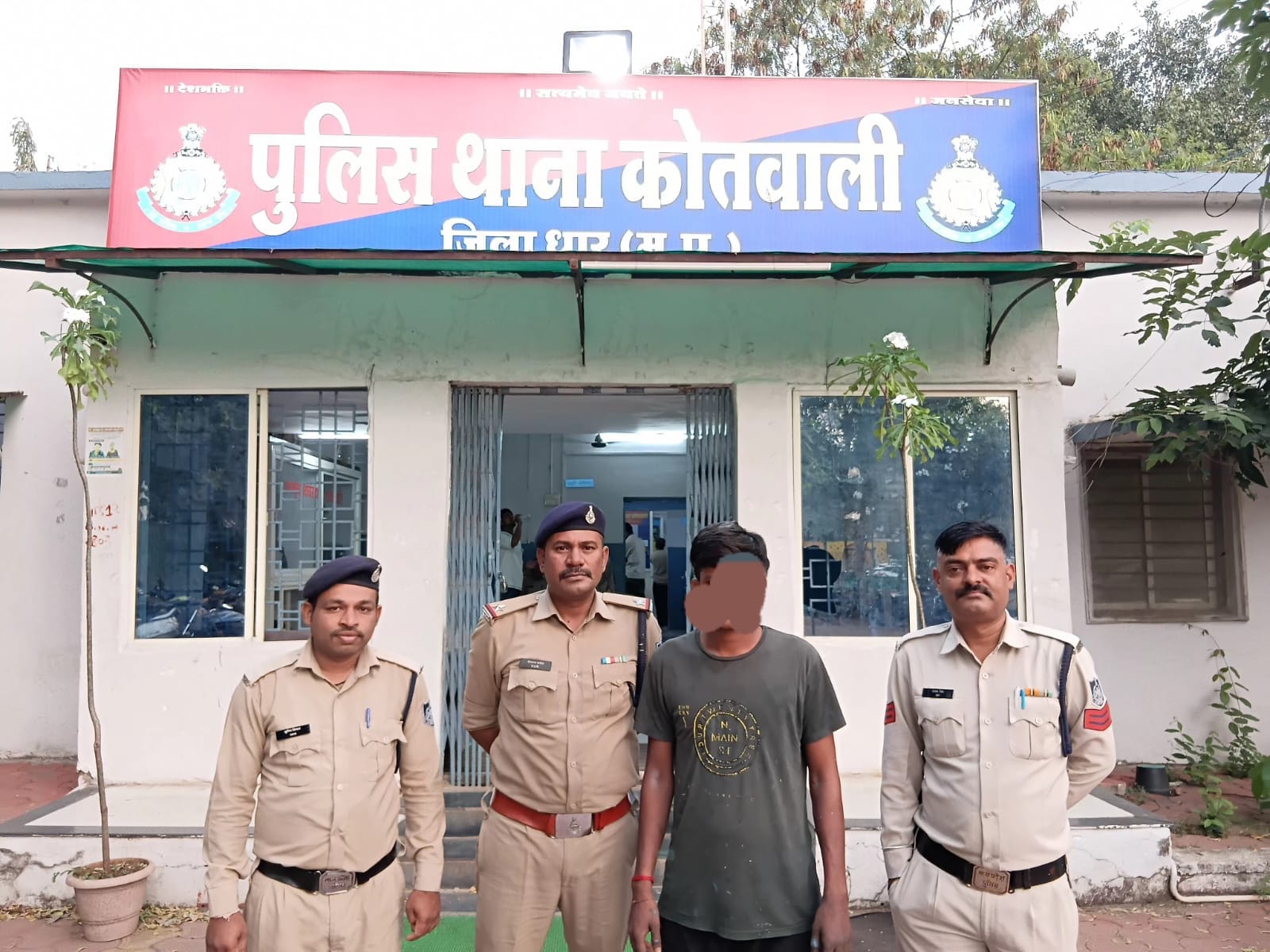 नशा मुक्ति अभियान में धार पुलिस की कार्वाही