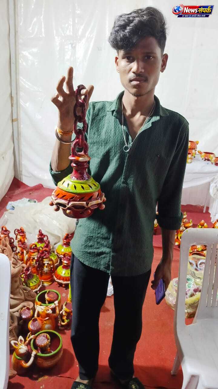 गौहर महल में सजा दीपोत्सव मेला, मिट्टी के दीयों और पारंपरिक शिल्प ने मोहा मन