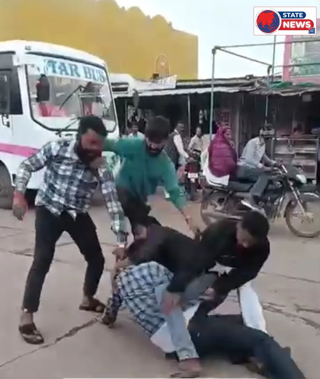 पलेरा - थाने चौराहे पर मारपीट, वीडियो सोशल मीडिया पर वायरल