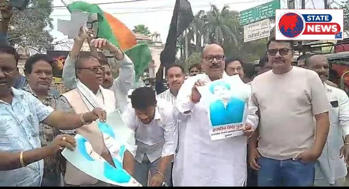 *टीकमगढ़: गांधी चौराहे पर कांग्रेस का हल्ला बोल, केंद्रीय मंत्री हरदीप सिंह पुरी का किया पुतला दहन*  *विधायक यादवेंद्र सिंह के नेतृत्व में प
