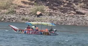 ओंकारेश्वर में नाव पलटी: 10 श्रद्धालु सुरक्षित, 2 गंभीर