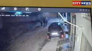 गुना में नकाबपोश गिरोह का आतंक: CCTV में कैद हुई आधी रात की वारदात
