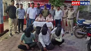 चलती ट्रेन में लाखों के जेवर उड़ाने वाला अंतरराज्यीय गिरोह गिरफ्तार
