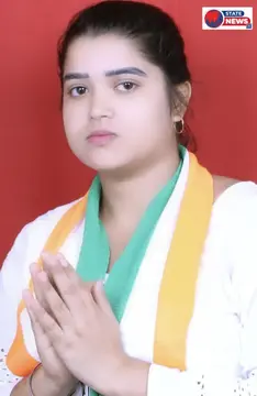 *अपने वार्ड से आगे बढ़ीं पार्षद खुशबू अतुलकर, वार्ड 6 की बदहाल सड़क पर डलवाई मुरूम*