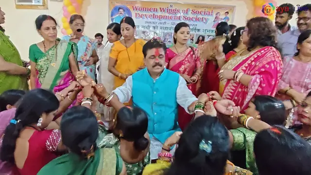 मेयर-पूर्व डिप्टी मेयर की कलाई पर सजी सैकड़ों राखियां, महिलाओं ने बांधी राखी