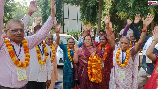 मुख्यमंत्री तीर्थदर्शन योजना के तहत 196 तीर्थयात्रियों का जत्था वाराणसी रवाना