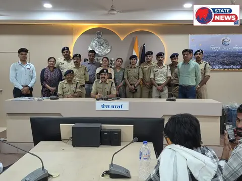 साइबर सेल द्वारा 220 गुम मोबाइल कीमती लगभग 40 लाख रुपए के खोजकर आवेदकों को सौंपे,गुम मोबाइल पाकर खिले आवेदकों के चेहरे ।