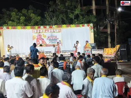 तेज ताशों की आवाज से परेशान अध्यक्ष