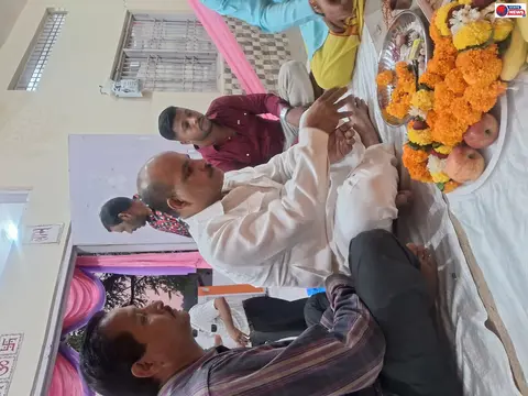 नामदेव विकास पारिषद मै माता रानी को बिराज मान किया गया 