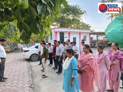 मनीष बाथम की मौत के मामले में आलोट न्यायालय के कर्मचारियों का विरोध