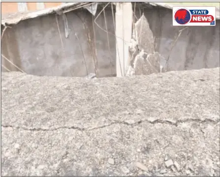 जर्जर पानी की टंकी से छात्रावास में खतरा