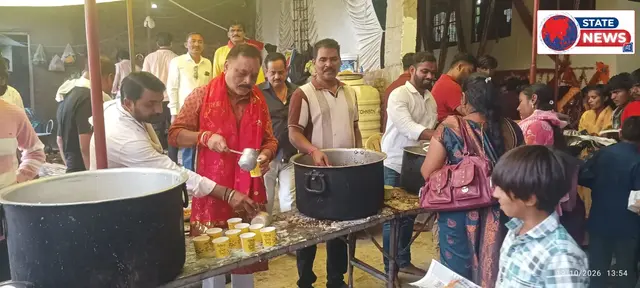 असीरगढ़ में आशा देवी माता के मंदिर में 30 वर्षों से खीर प्रसादी वितरण की परंपरा जारी।