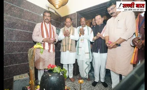 रामचंडी सम्मेलन में शामिल हुए मुख्यमंत्री विष्णुदेव साय

मां रणेश्वर रामचंडी मंदिर में पूजा-अर्चना कर प्रदेश की सुख-समृद्धि की कामना की, गढ़फुलझर की ऐतिहासिक और धार्मिक विरासत को किया नमन